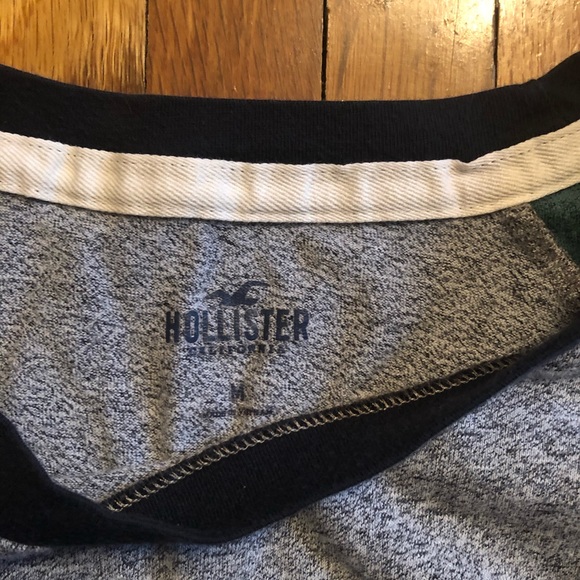 Hollister long sleeved baseball T-shirt - Picture 2 of 2